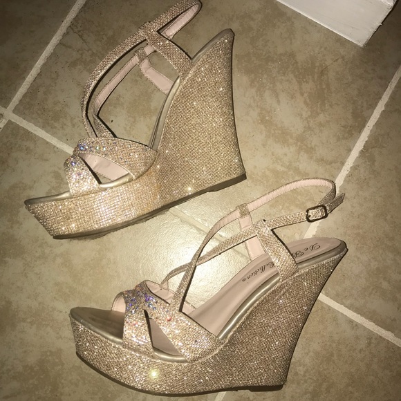 Sparkly gold wedges Clearance